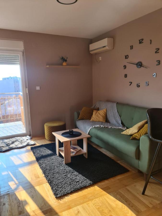 Apartman *Joy* Osijek Buitenkant foto